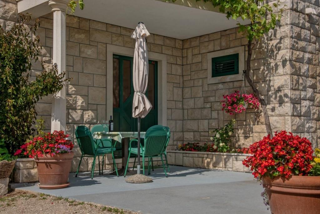 Apartment In Bol With Seaview, Terrace, Air Condition, Wifi Exterior foto